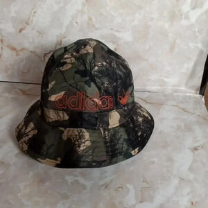 Adidas three Striped bucket hat camo  outdoors hiking small women